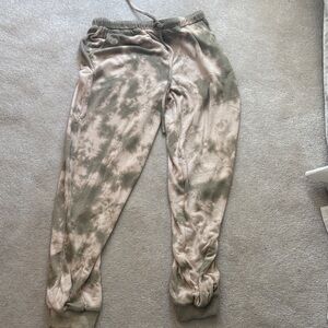 Storia Olive and Cream Tie-Dye Joggers